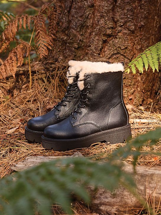 buty sznurowane graceland w kolorze czarnym rico