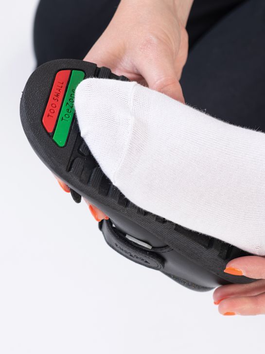 niskie buty toezone w kolorze czarnym rico
